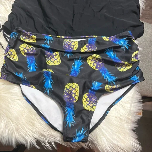 Black Pineapple Print Swimsuit - Picture 3 of 5